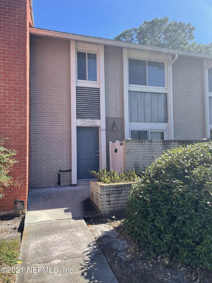 8880 Old Kings Rd - Photo 1