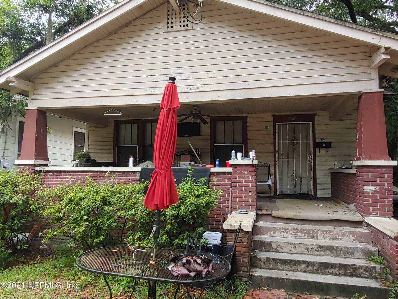 326 Basswood St - Photo 1