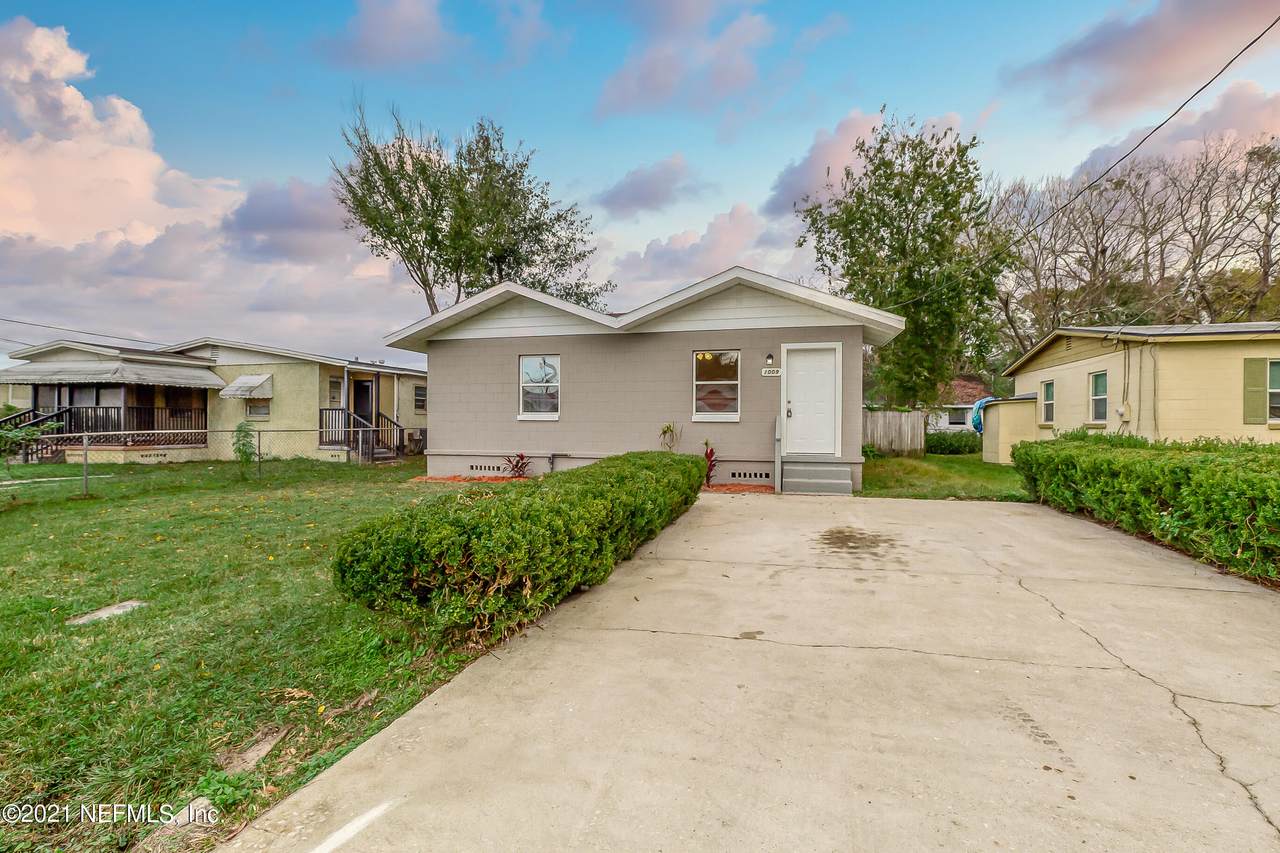 1009 Velma St - Photo 1