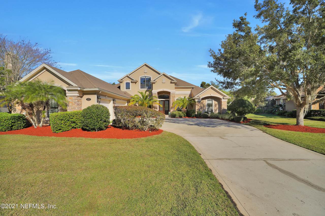 402 Summerset Dr - Photo 1