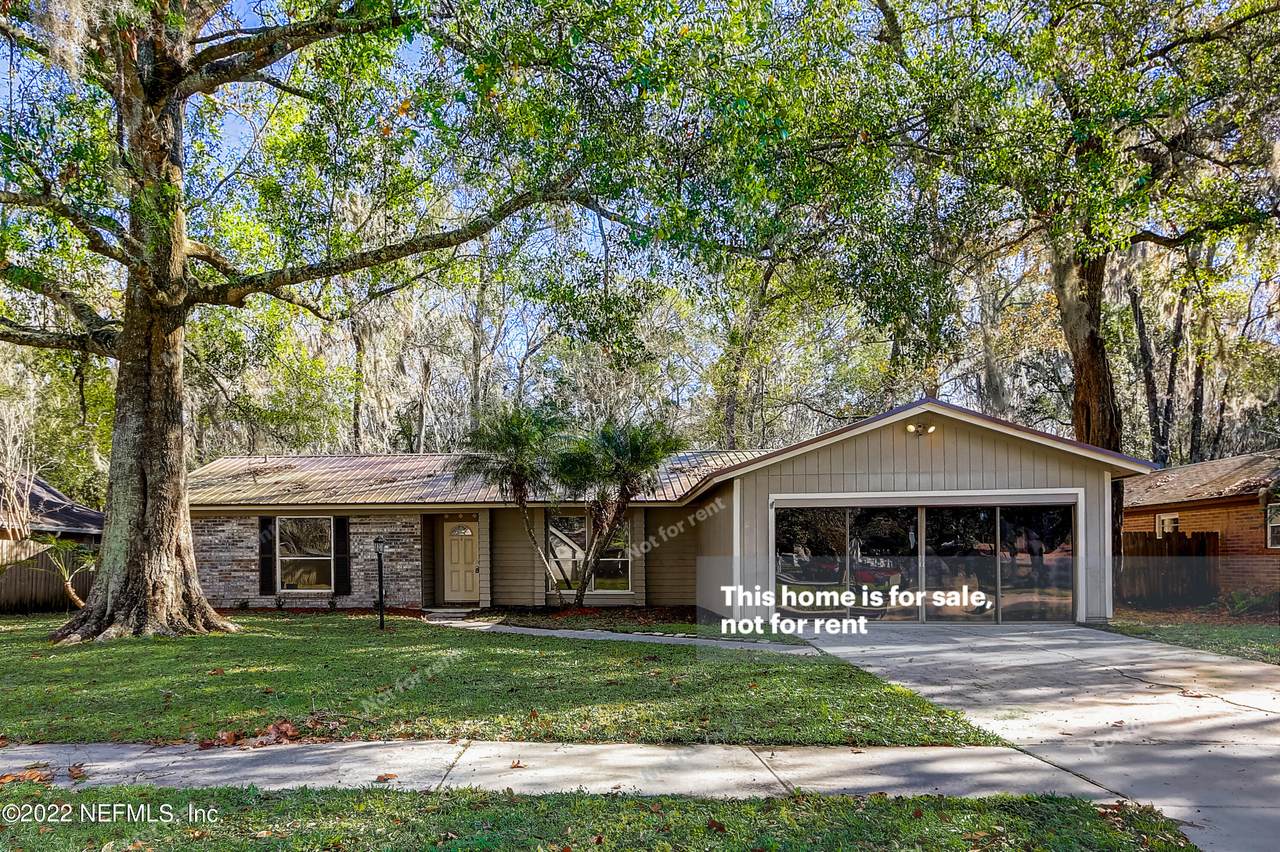 1413 Dolphin St - Photo 1