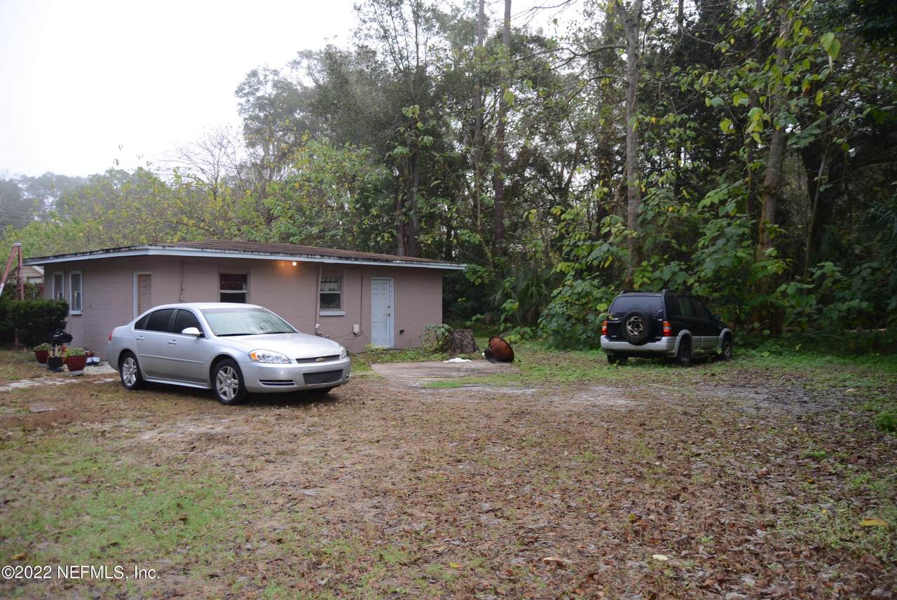 8915 Camphor Dr - Photo 1