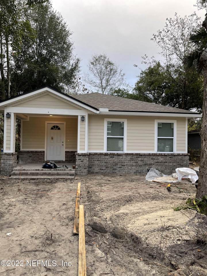 2820 Myrtle Ave - Photo 1