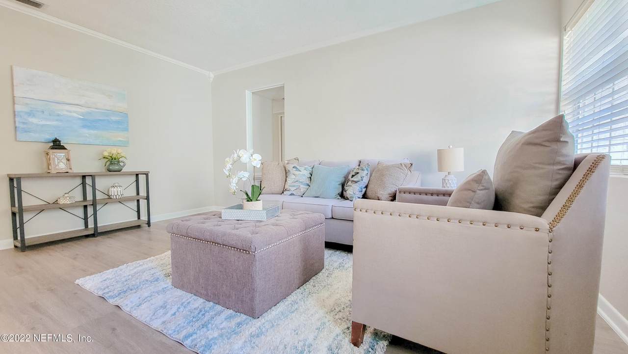 1371 Woodruff Ave - Photo 1