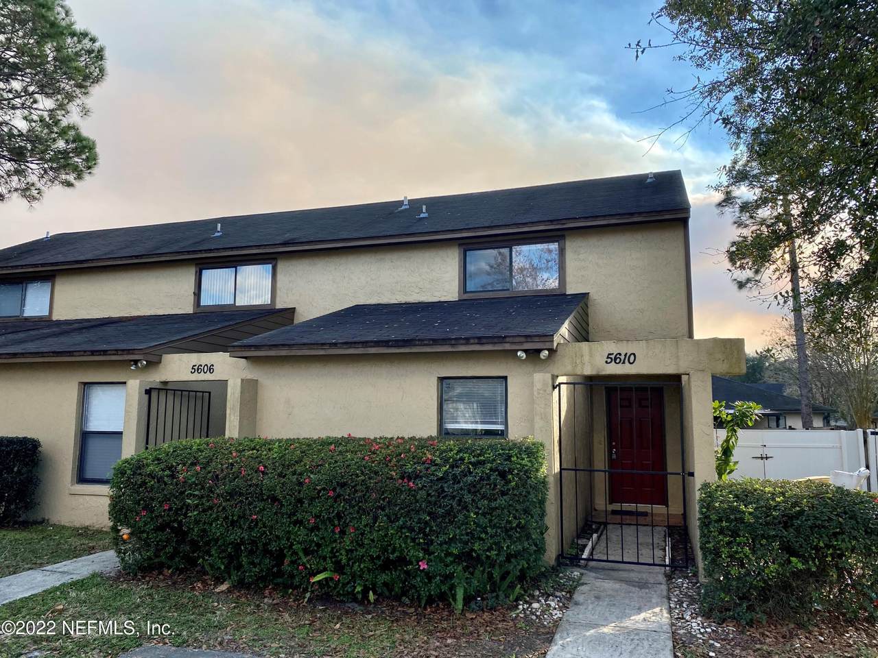 5610 Pinebay Cir - Photo 1