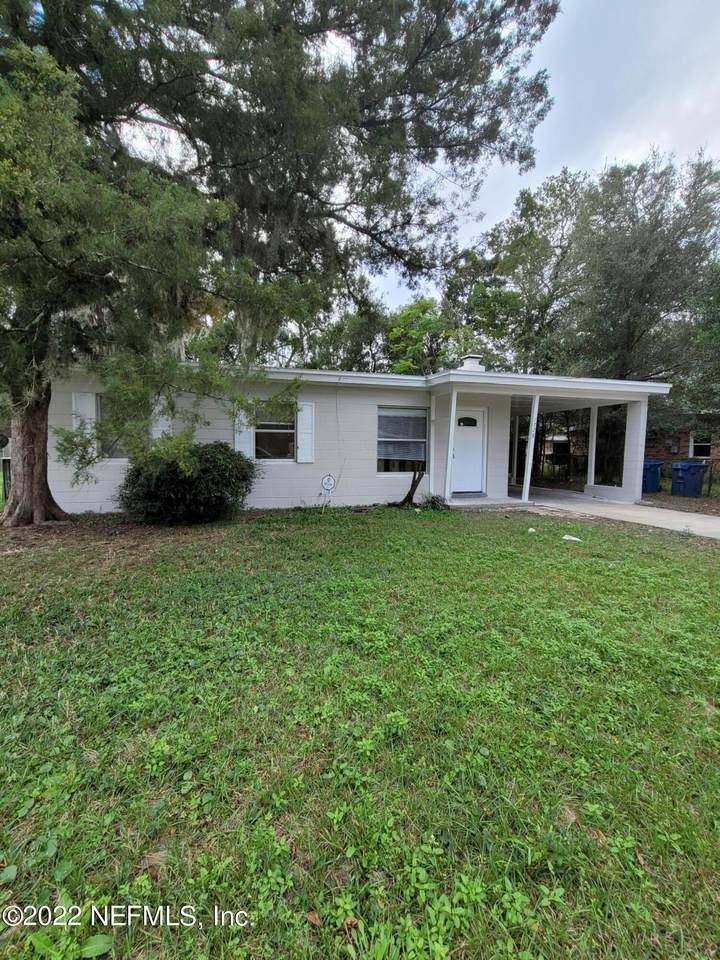 1728 Loyola Dr - Photo 1