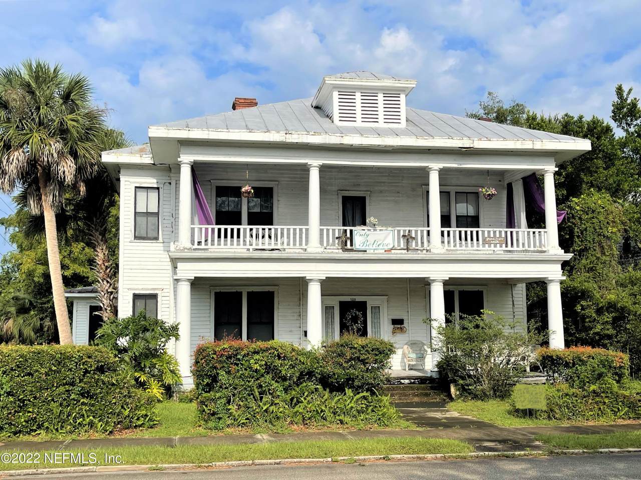 120 6TH St - Photo 1