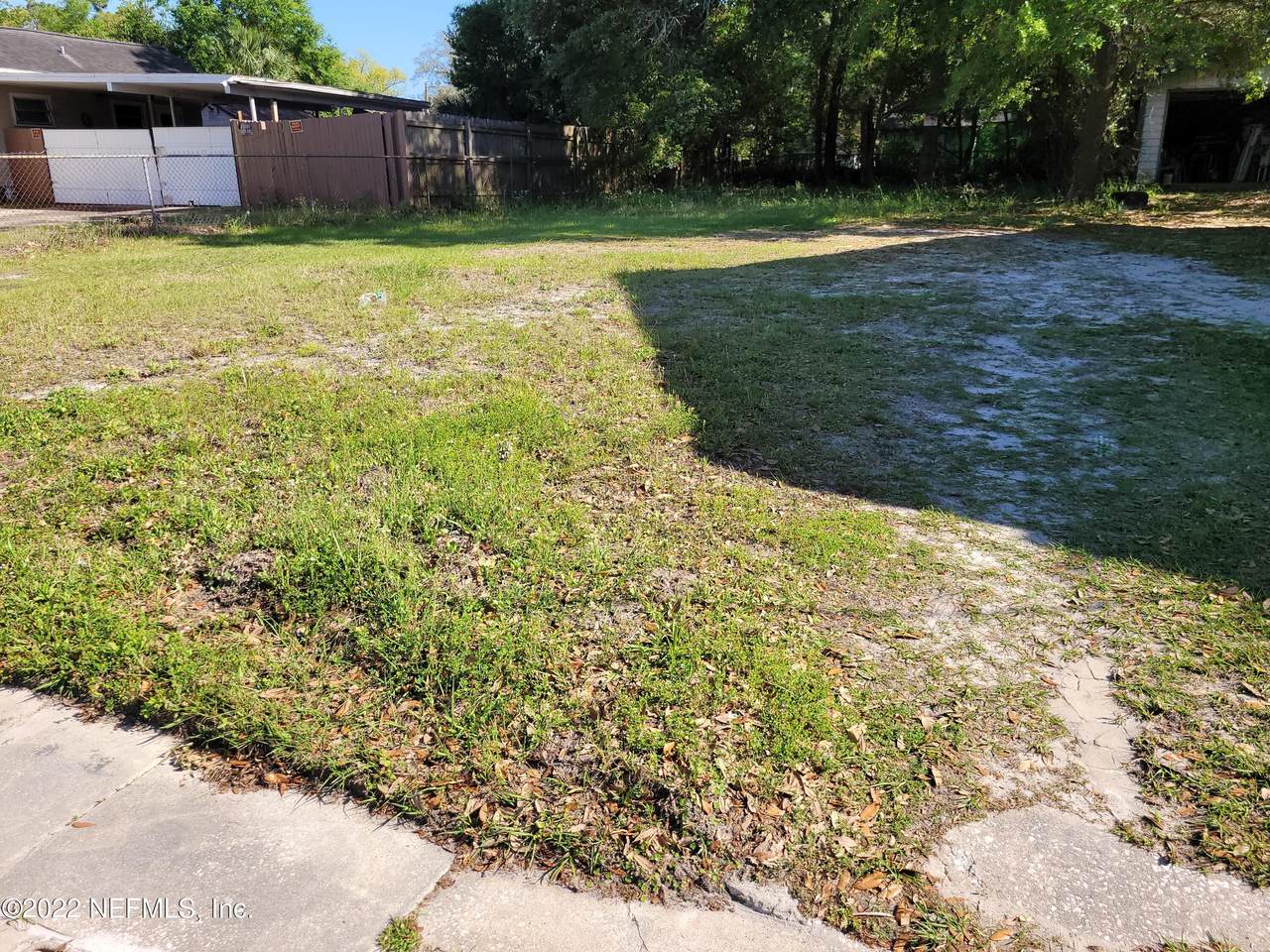 1226 11TH St - Photo 1