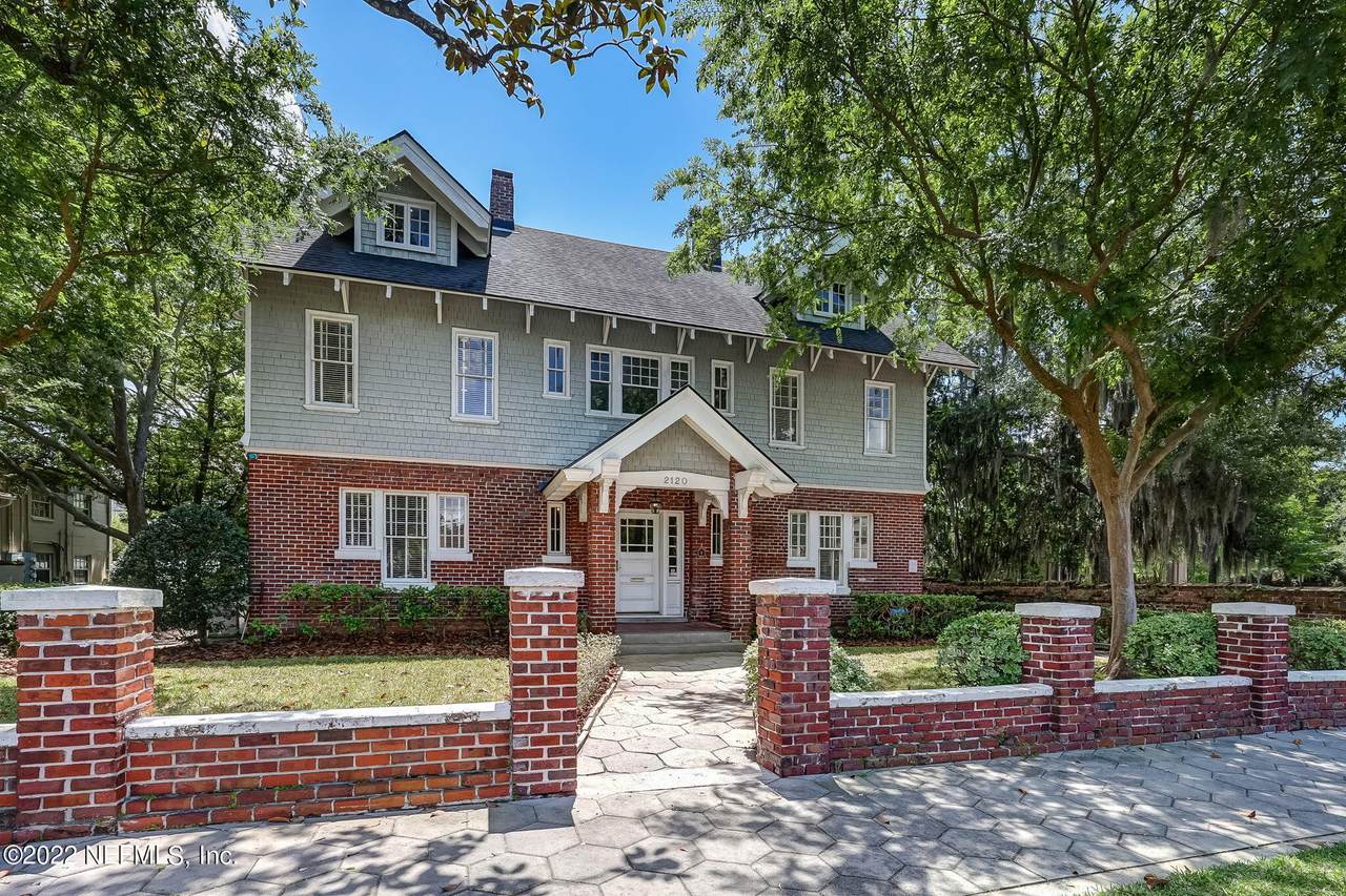 2120 Oak St - Photo 1
