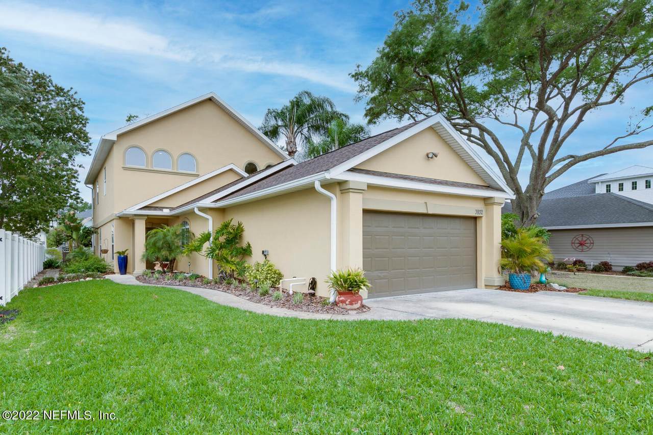 3932 Palm Way - Photo 1