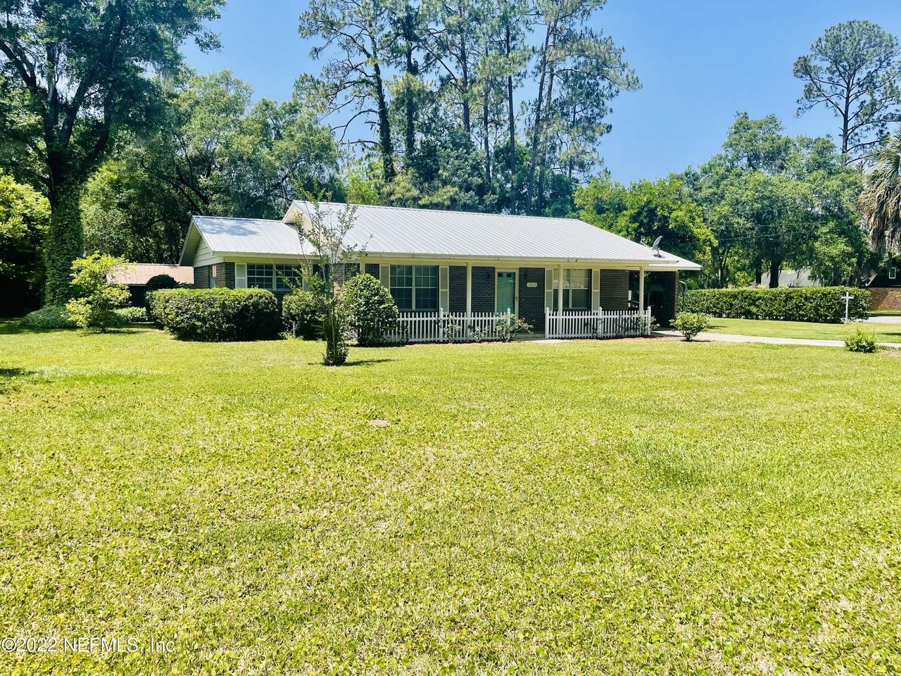 1419 Ree St - Photo 1