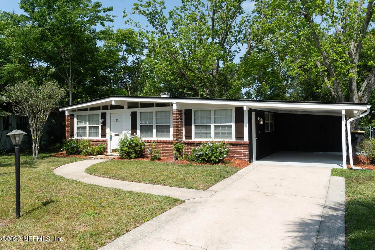 7543 Rolling Hills Dr - Photo 1