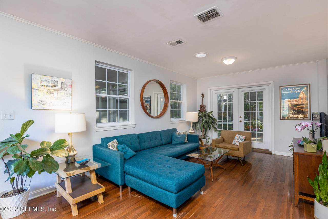 1441 Azalea Dr - Photo 1