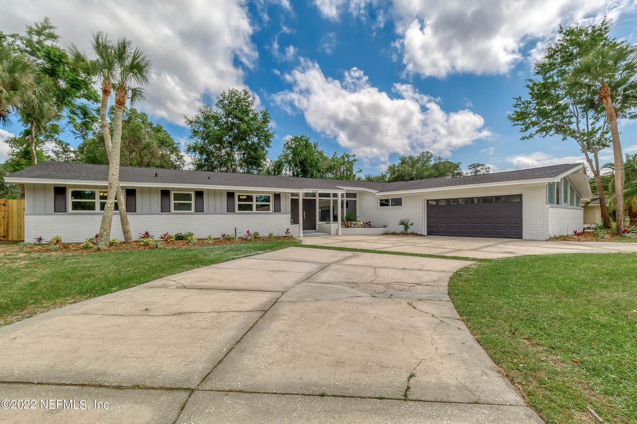 2312 Saragossa Ave - Photo 1