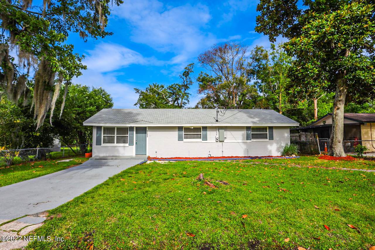10352 Driftwood Rd - Photo 1