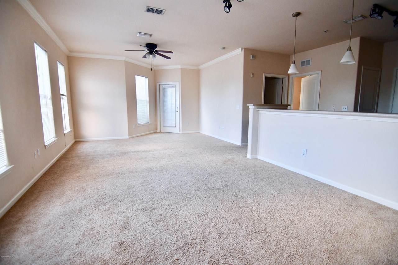 8290 Gate Pkwy - Photo 1