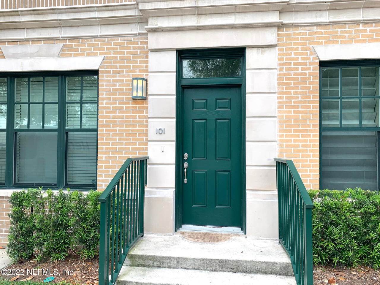 1661 Riverside Ave - Photo 1