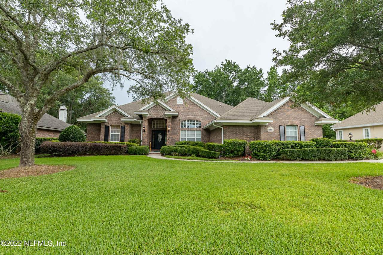586 Thornwood Ln - Photo 1