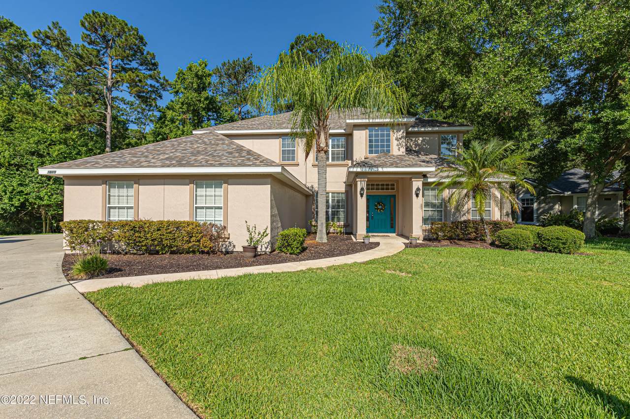 1819 Creekwood Ln - Photo 1