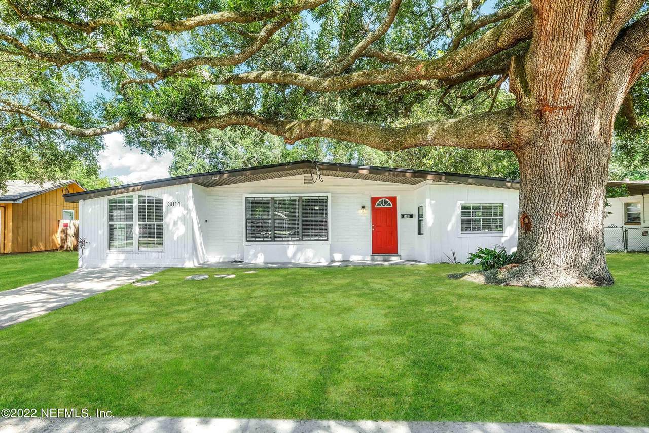 3011 Beachwood Blvd - Photo 1