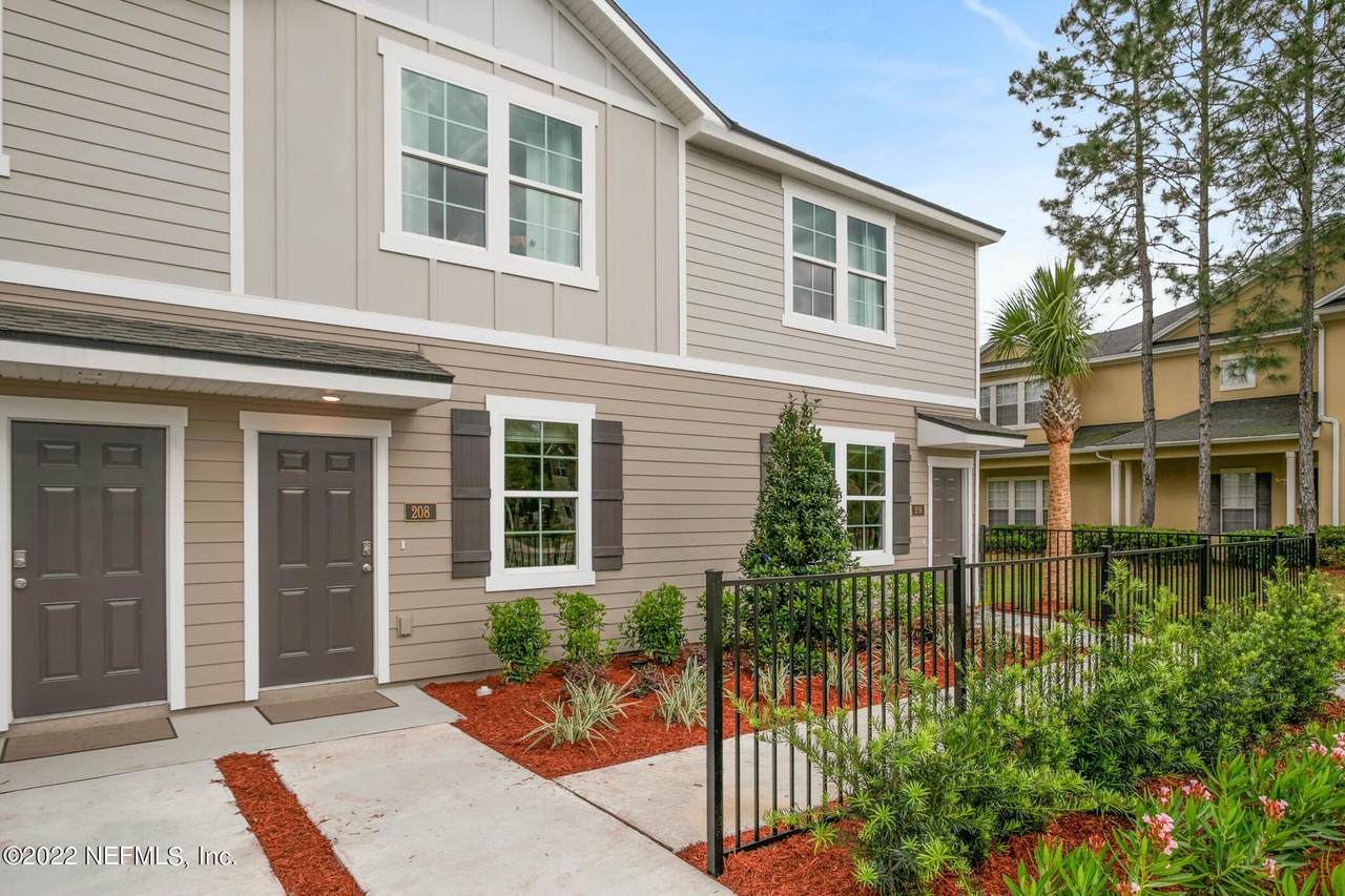 8355 Asteroid St - Photo 1