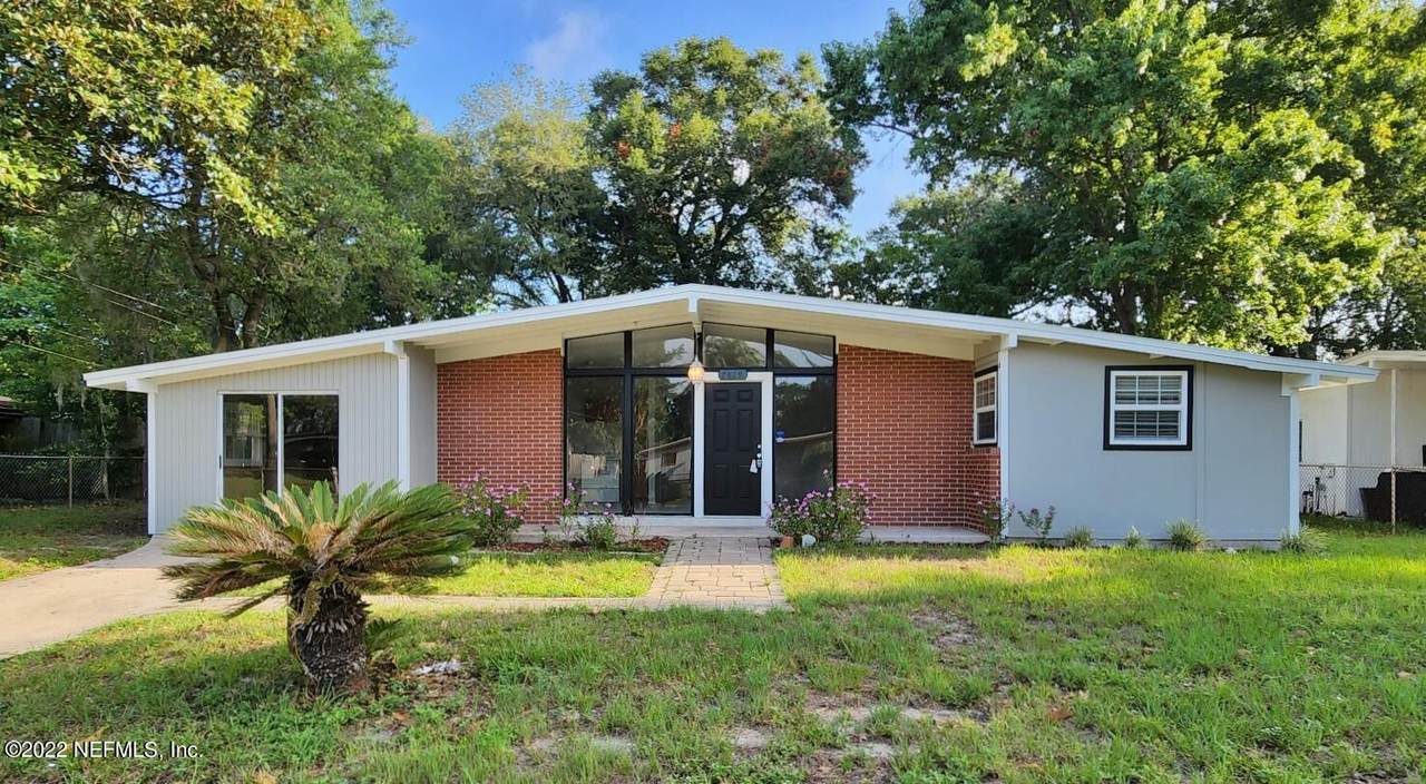 7419 Sandhurst Rd - Photo 1
