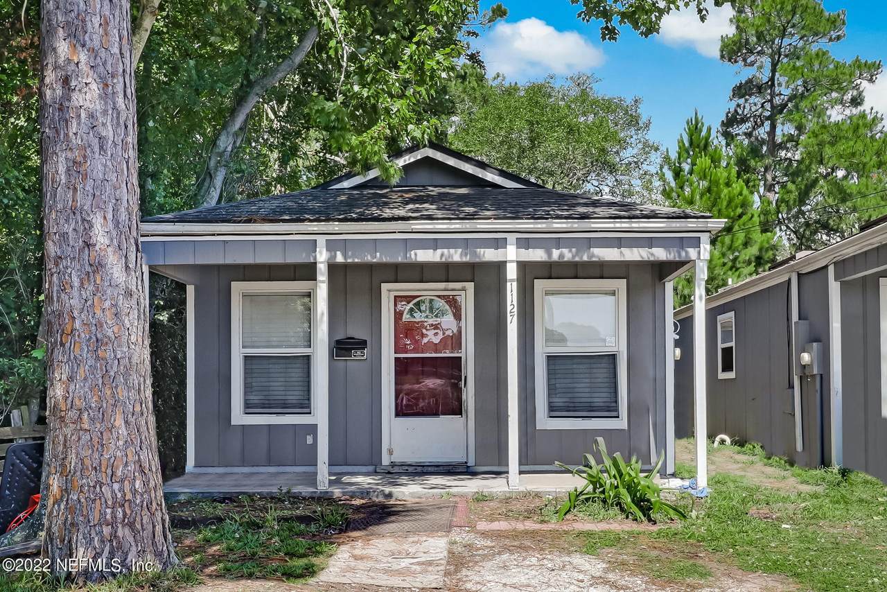 1127 11TH St - Photo 1