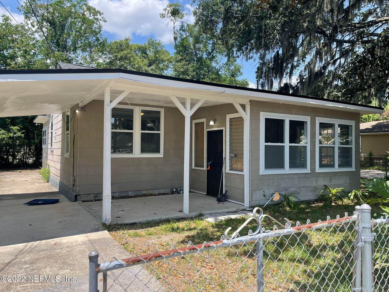 9222 1ST Ave - Photo 1