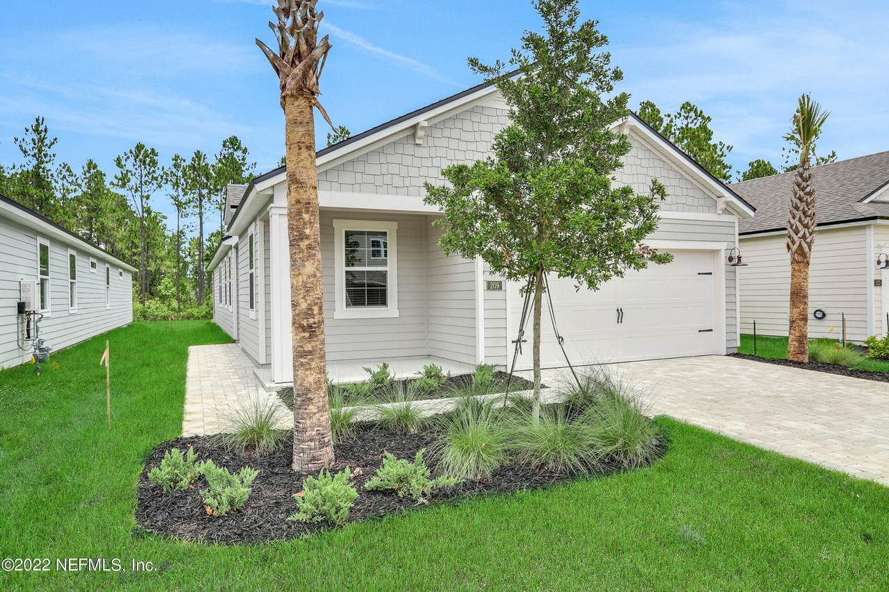 209 Greenway Ln - Photo 1