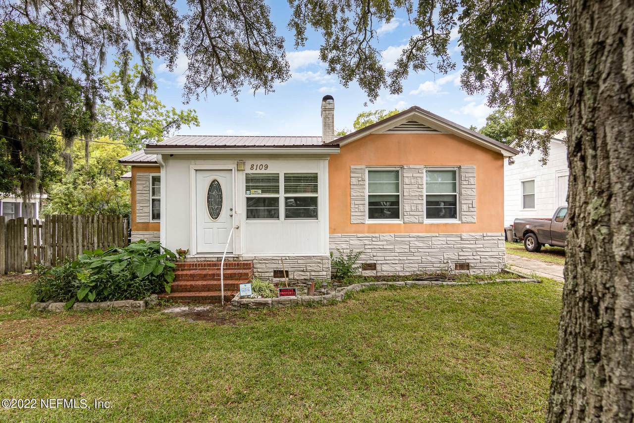 8109 Oakwood St - Photo 1