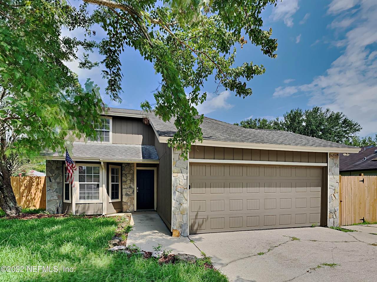 606 Radnor Ln - Photo 1