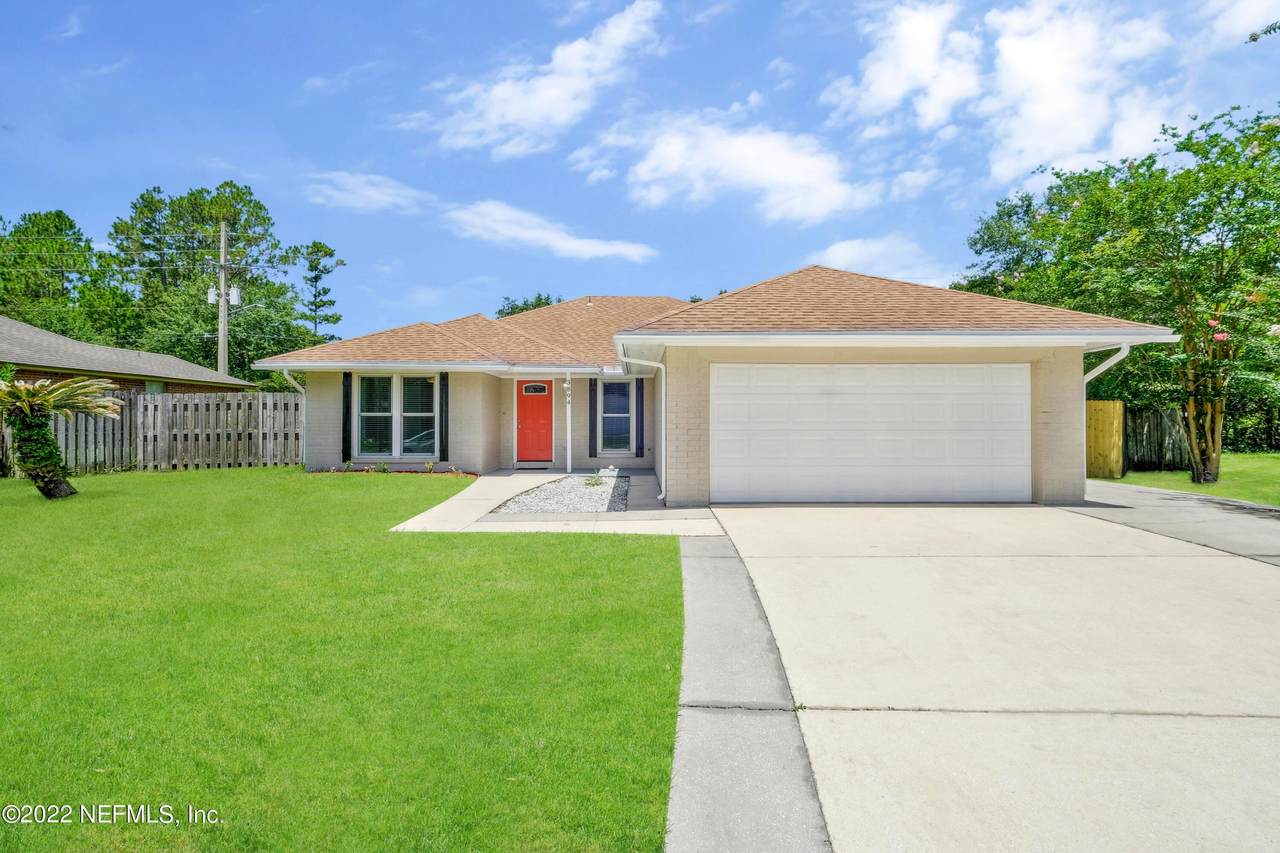 3894 Hunters Lake Cir - Photo 1