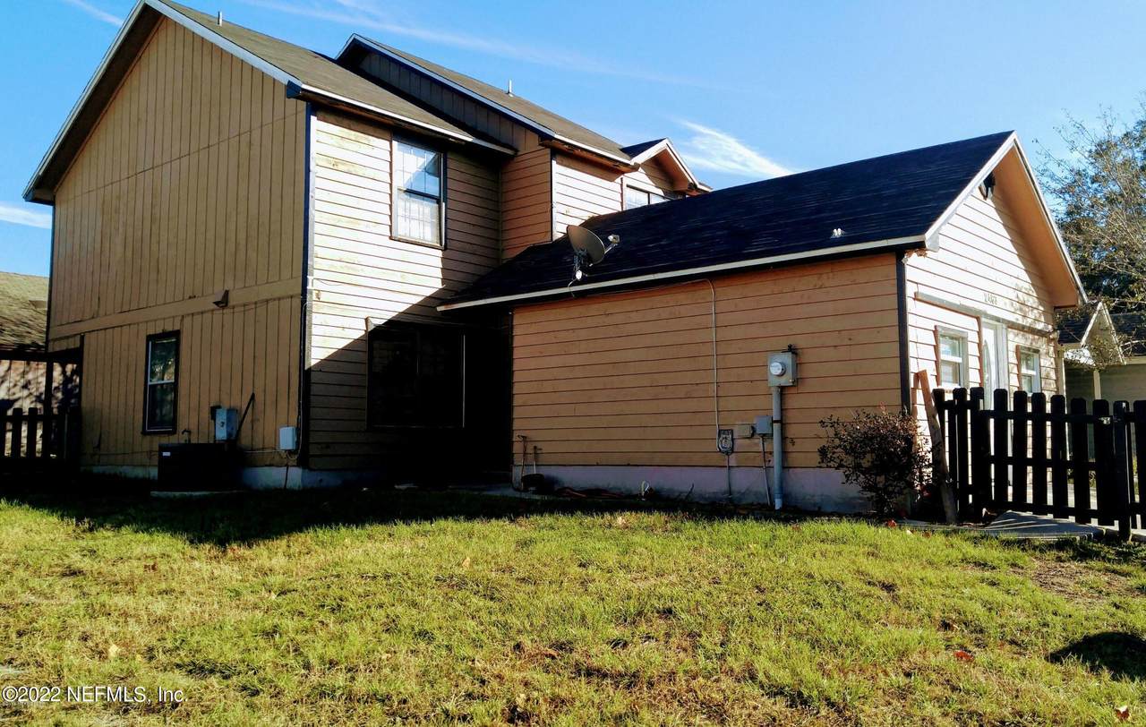 2463 Townsquare Dr - Photo 1