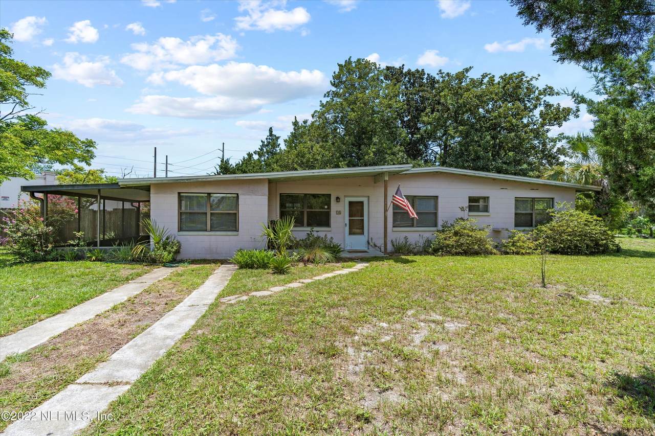 38 Coral Way - Photo 1