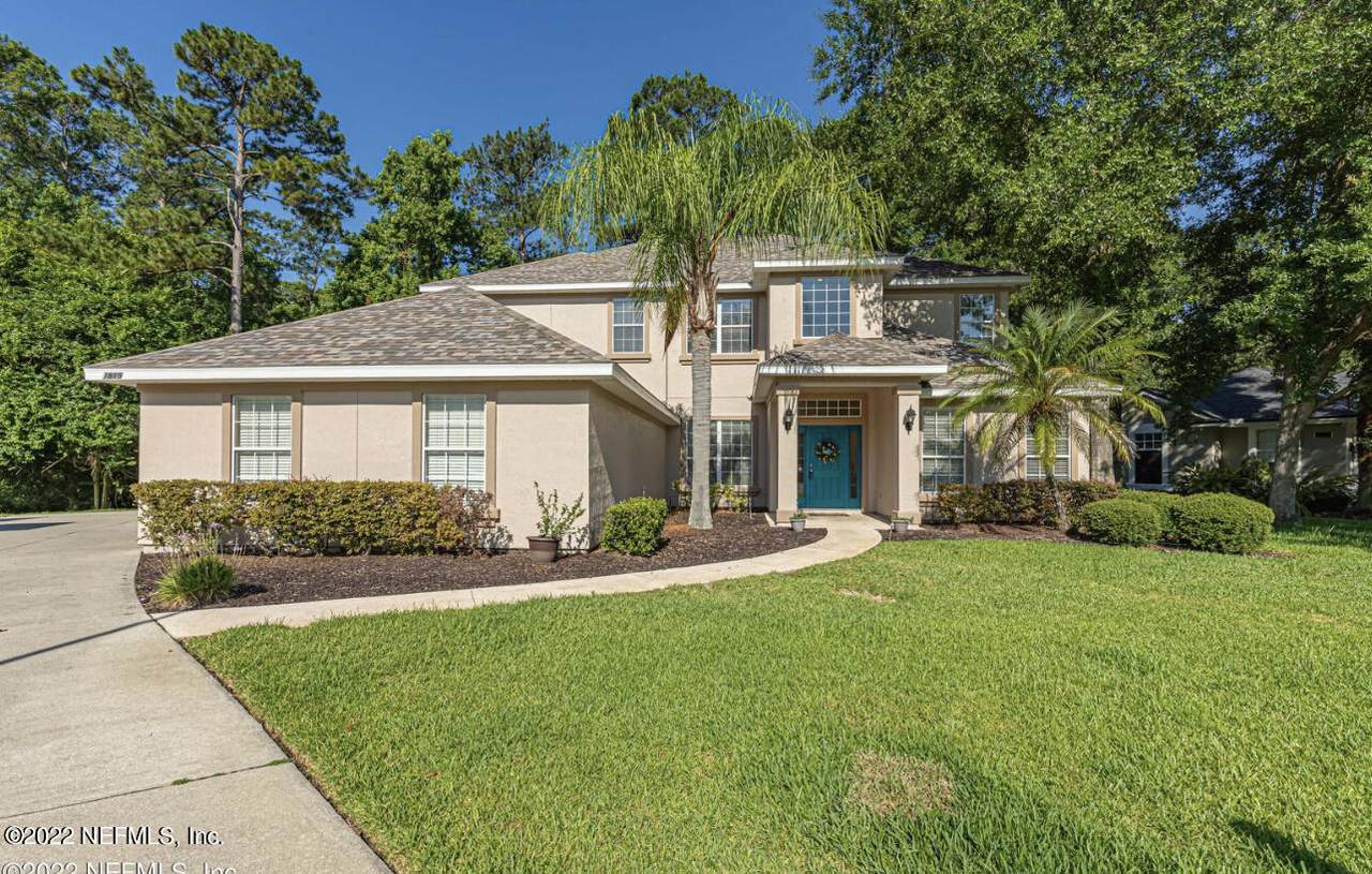 1819 Creekwood Ln - Photo 1
