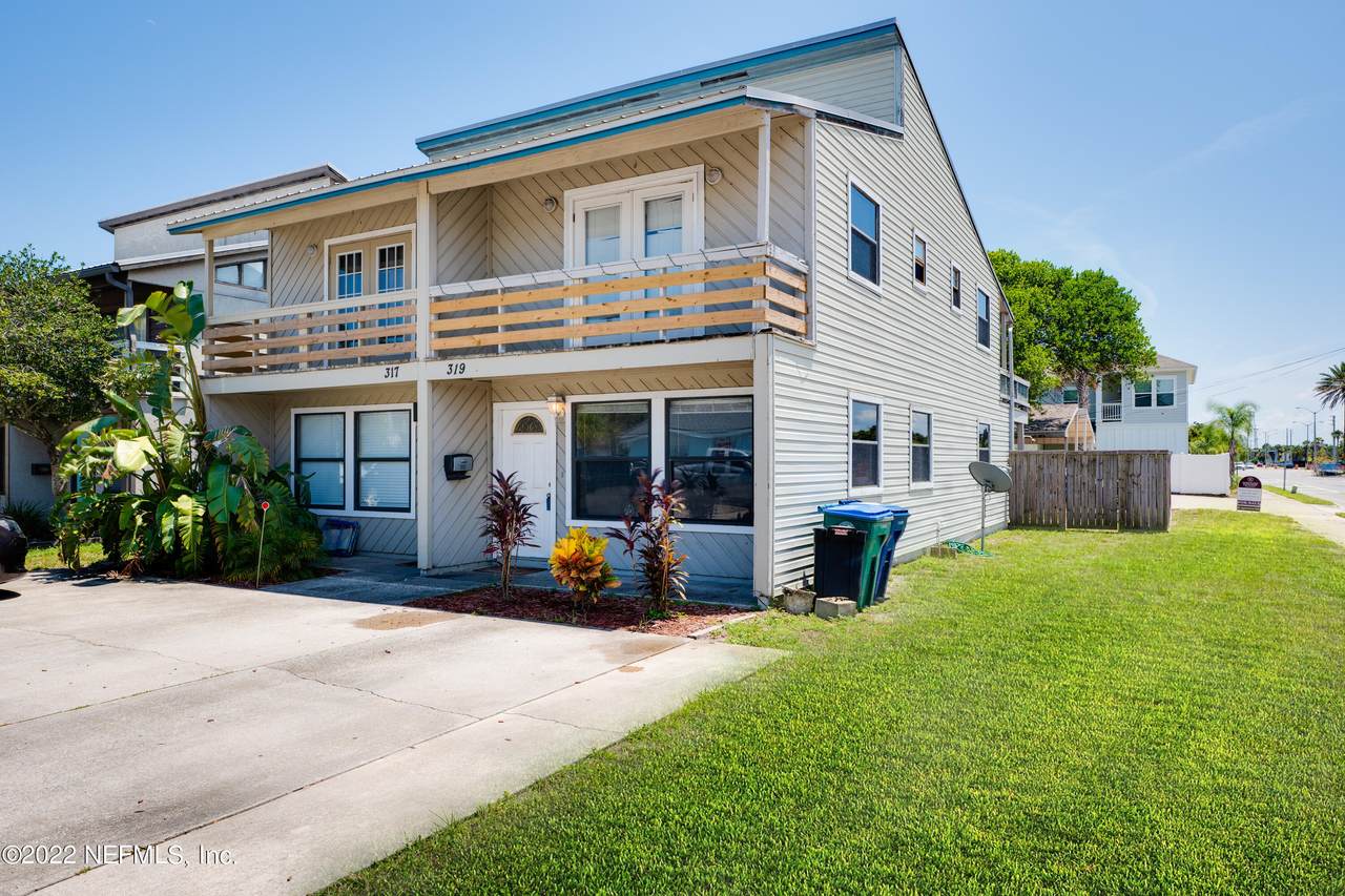 319 Oak St - Photo 1