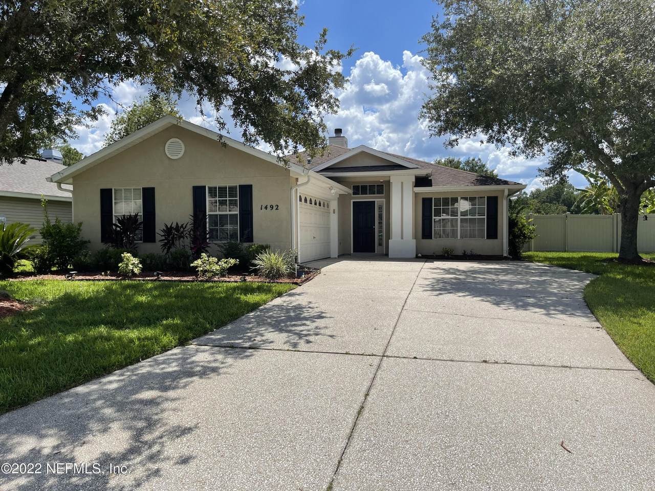 1492 Laurel Oak Dr - Photo 1