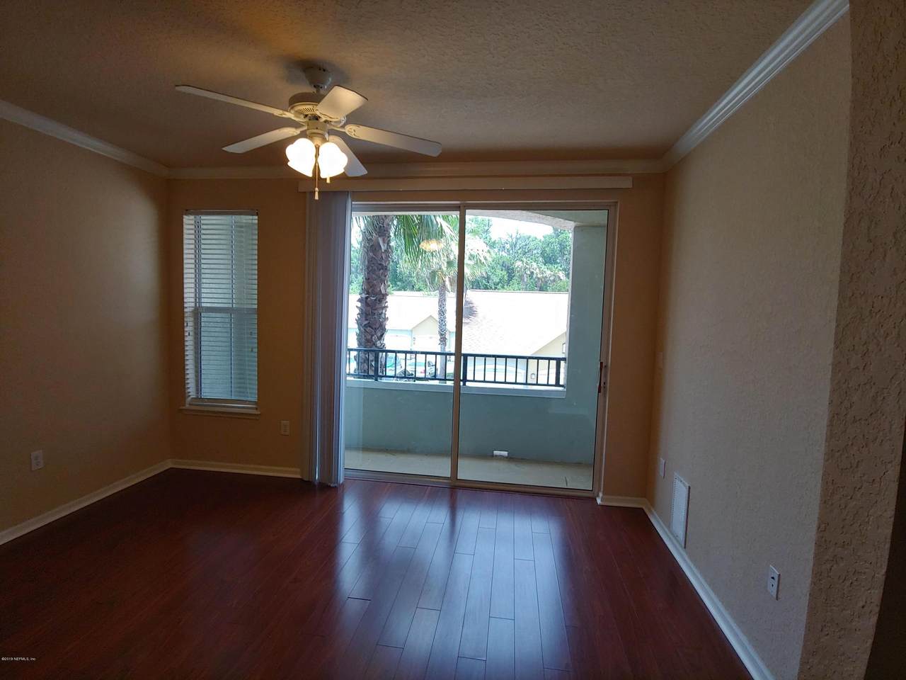 8539 Gate Pkwy - Photo 1