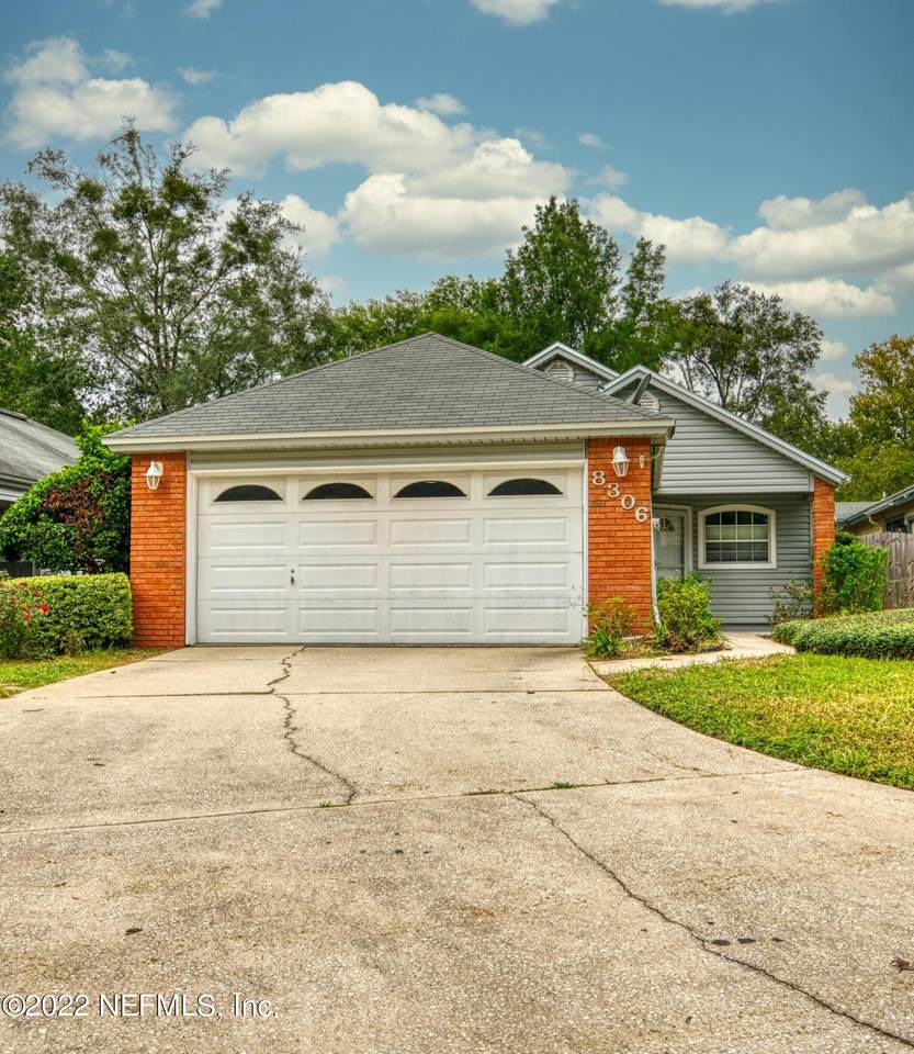 8306 Copperfield Cir - Photo 1