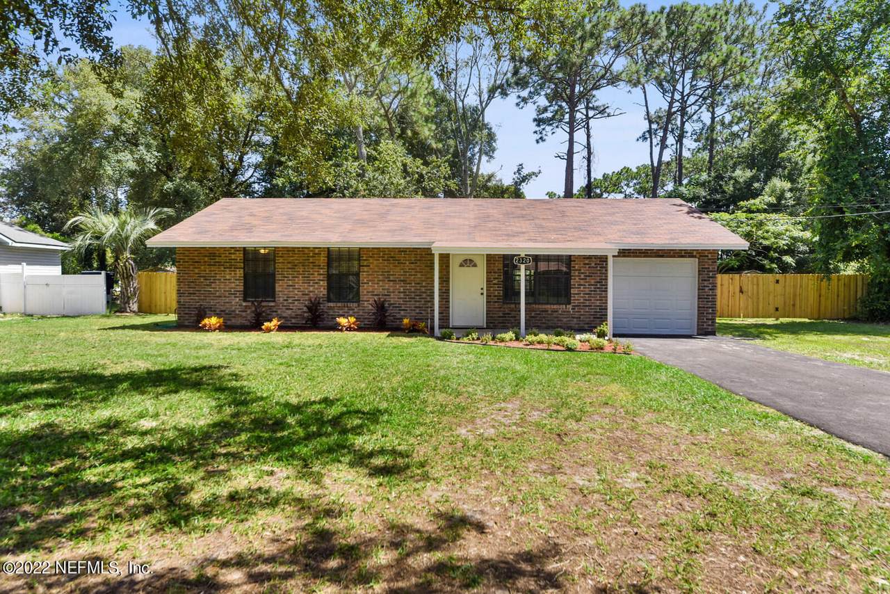 2320 Leonardo Ln - Photo 1