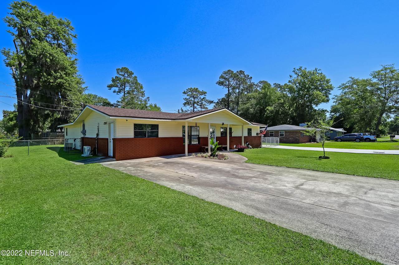 555 Linda St - Photo 1