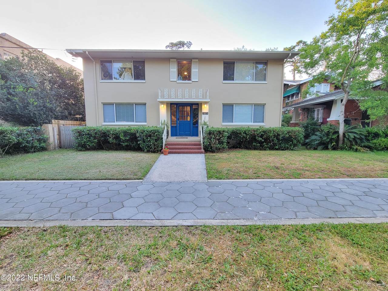 3219 Oak St - Photo 1