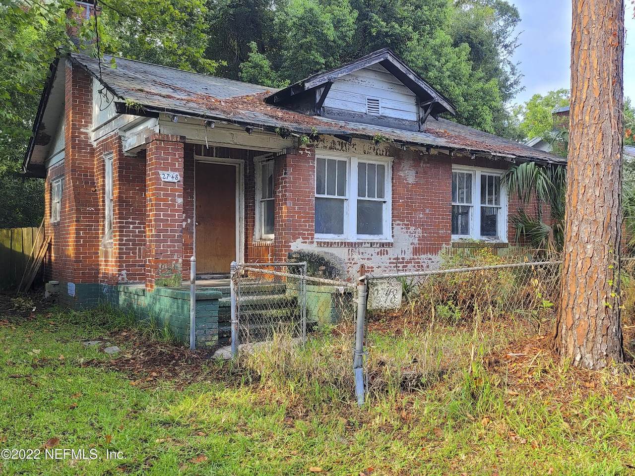 2748 Ernest St - Photo 1