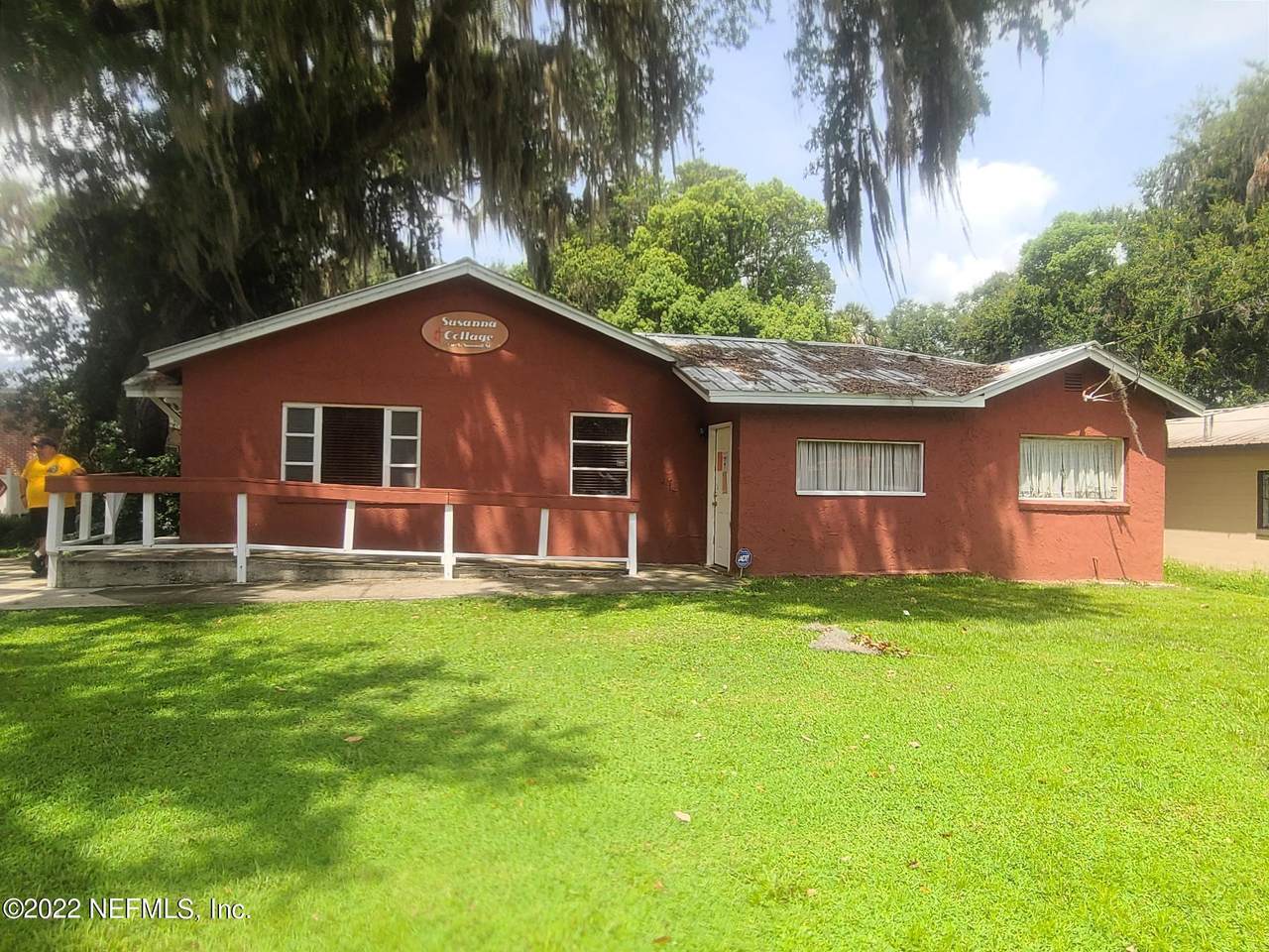 236 Summit St - Photo 1