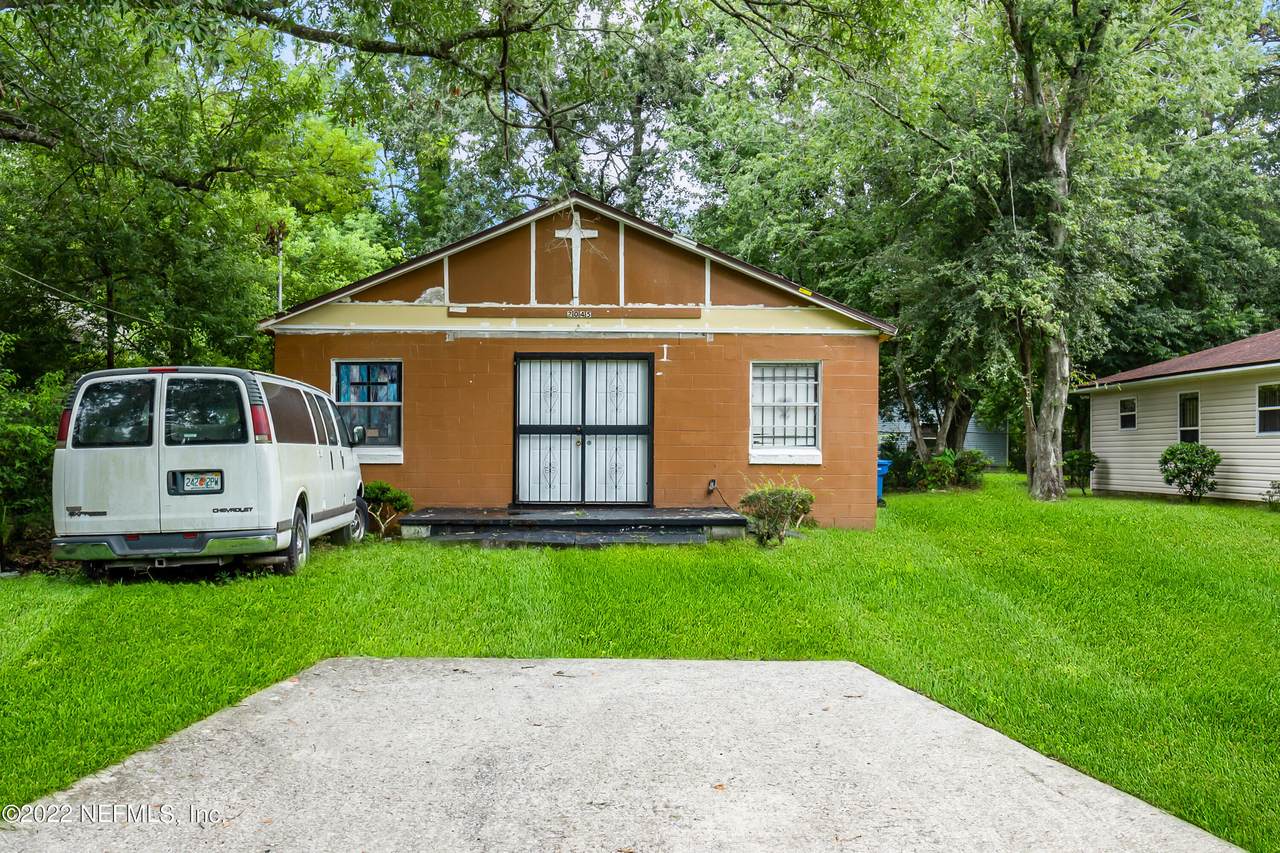 2045 Tuskegee Rd - Photo 1