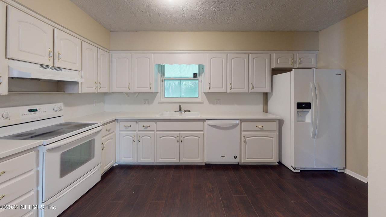 3235 Sabal Palm Dr - Photo 1
