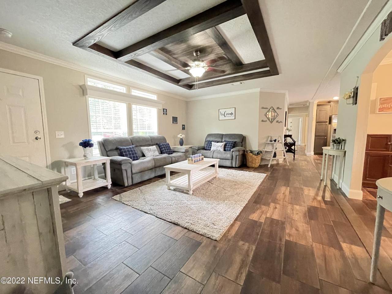 125 Crystal Lake Dr - Photo 1