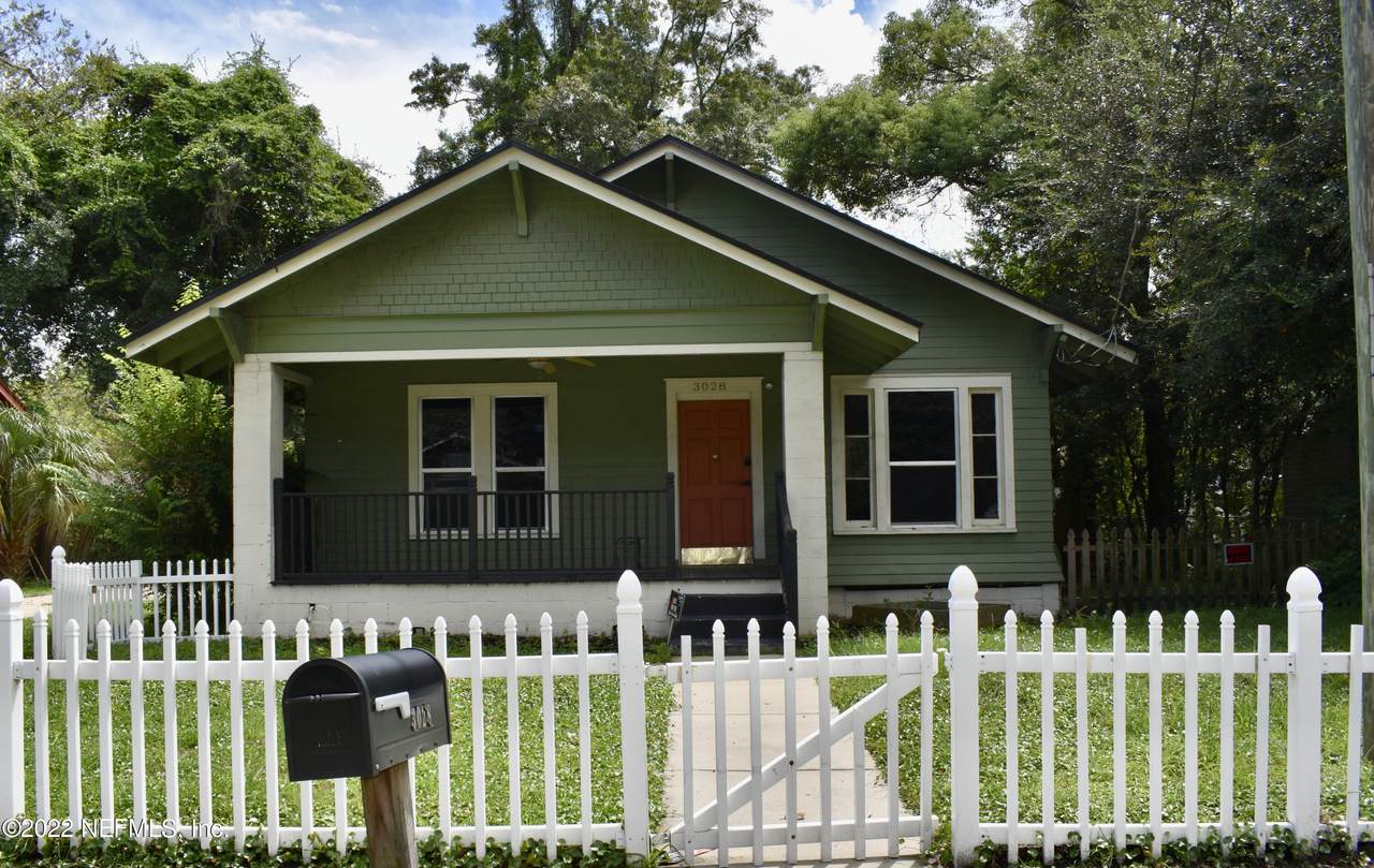 3028 Phyllis St - Photo 1