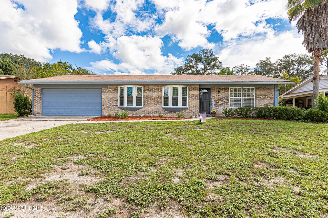 3641 Red Oak Cir - Photo 1