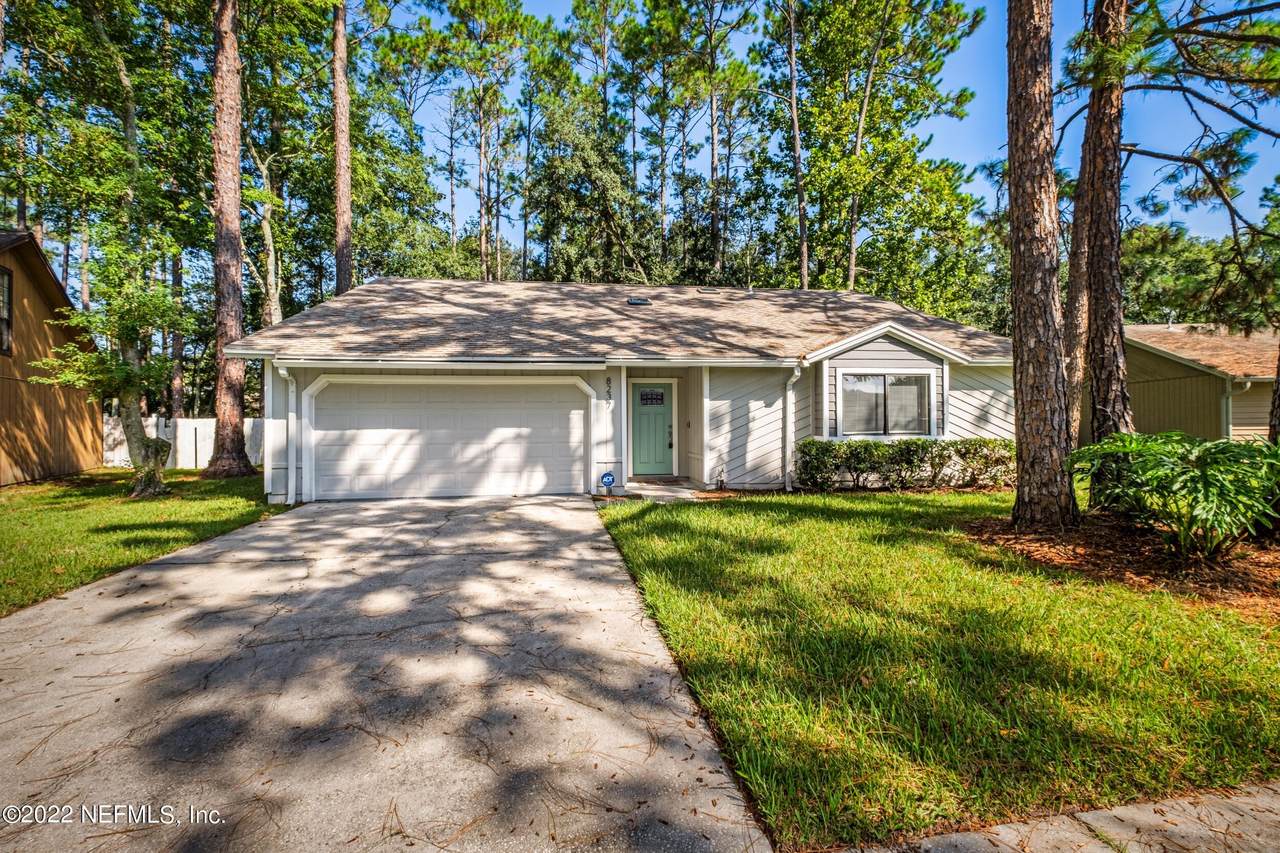 8237 Crosswind Rd - Photo 1